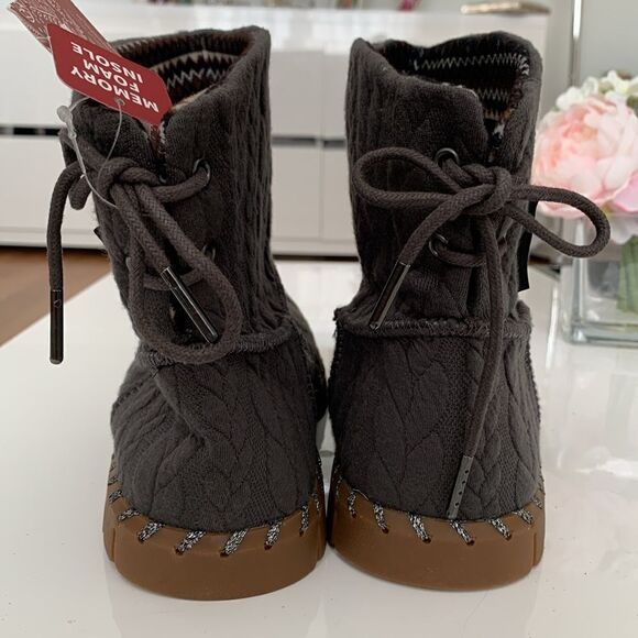 NWT Muk Luks Women’s Footwear Faux Fur Insole Sturdy/Slip Resistant Size 11 - Picture 2 of 11